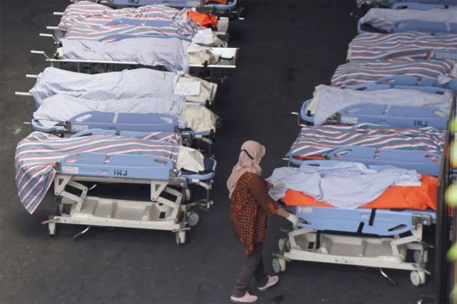 petugas medis RS Saiful Anwar