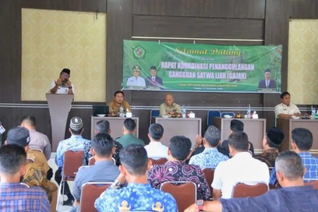 Kegiatan koordinasi penanggulangan gangguan satwa liar gajah di Mess Kecamatan Tangse, Pidie. doc Antara