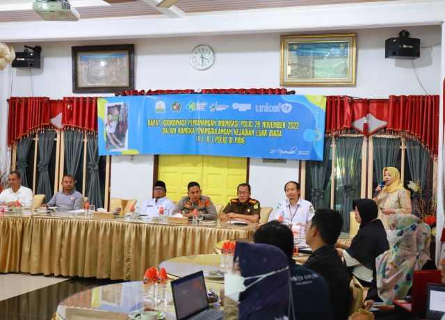 Pencanangan Imunisasi Polio Terkait Penganggulangan KLB Polio. Pencanangan Imunisasi Polio Terkait Penganggulangan KLB Polio.