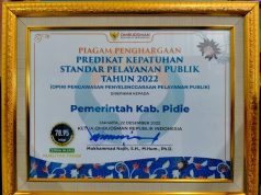 Wahyudi Adisiswanto: Penghargaan Zona Hijau Zaman Saya Itu, Kinerja Alm. Bupati Roni Ahmad  piagam penghargaan Ombudsman RI